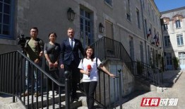 内蒙古网红吃瓜事件视频