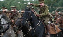 战马1电影在线观看,勇者无畏，战火中的传奇