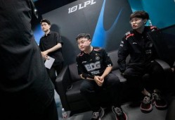 涵艺爆料uzi最新消息,涵艺爆料揭示电竞传奇选手近况”